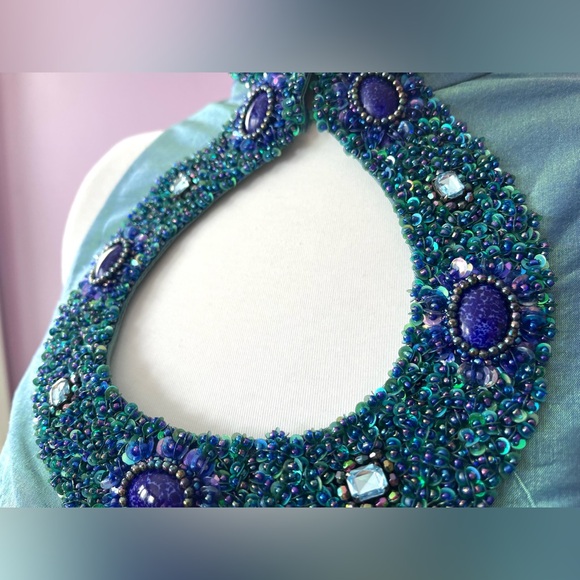 Vintage Iridescent light blue sleeveless keyhole qipao with back slit - Picture 5 of 11